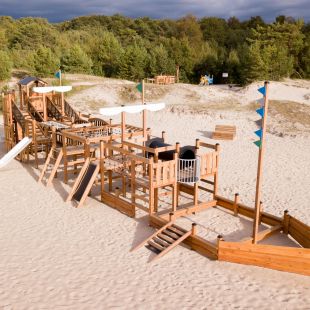 Wooden Ships - Lars Laj’s Playground at the Beach!